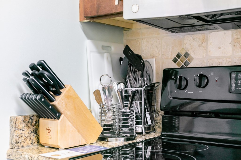 ClubWyndhamTowersontheGroveStudio_kitchen-008