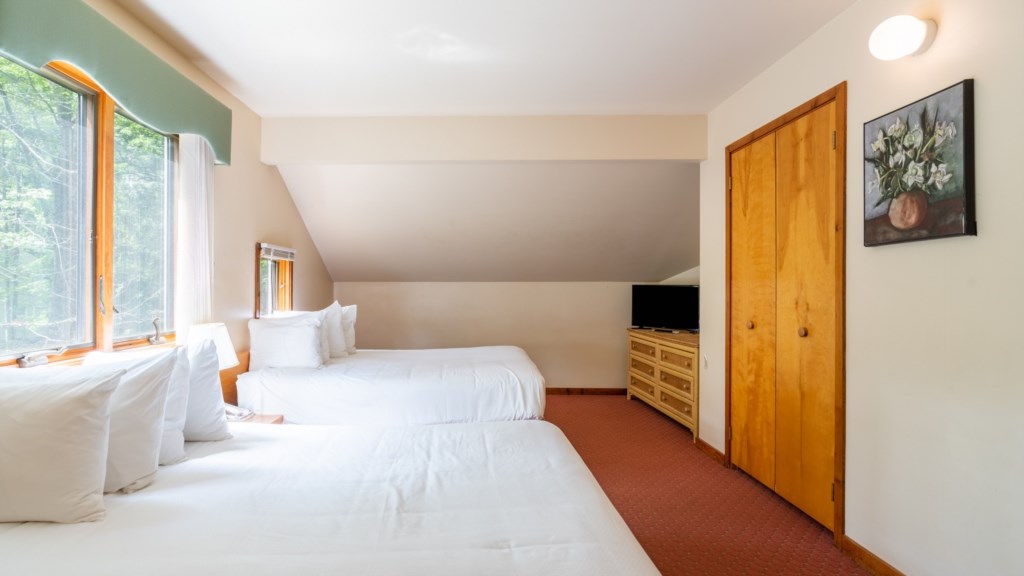 Wyndham Resorts _10bedroom-025.jpg