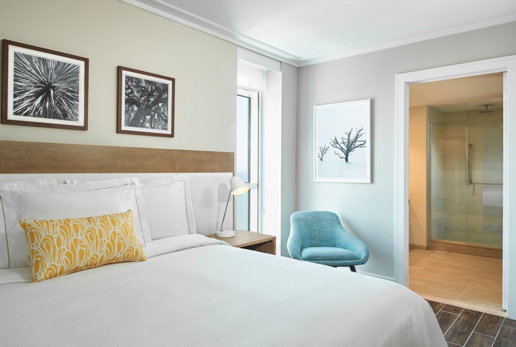 myroe-hi-res-suite-oceanfront-1-bedroom-master.jpg