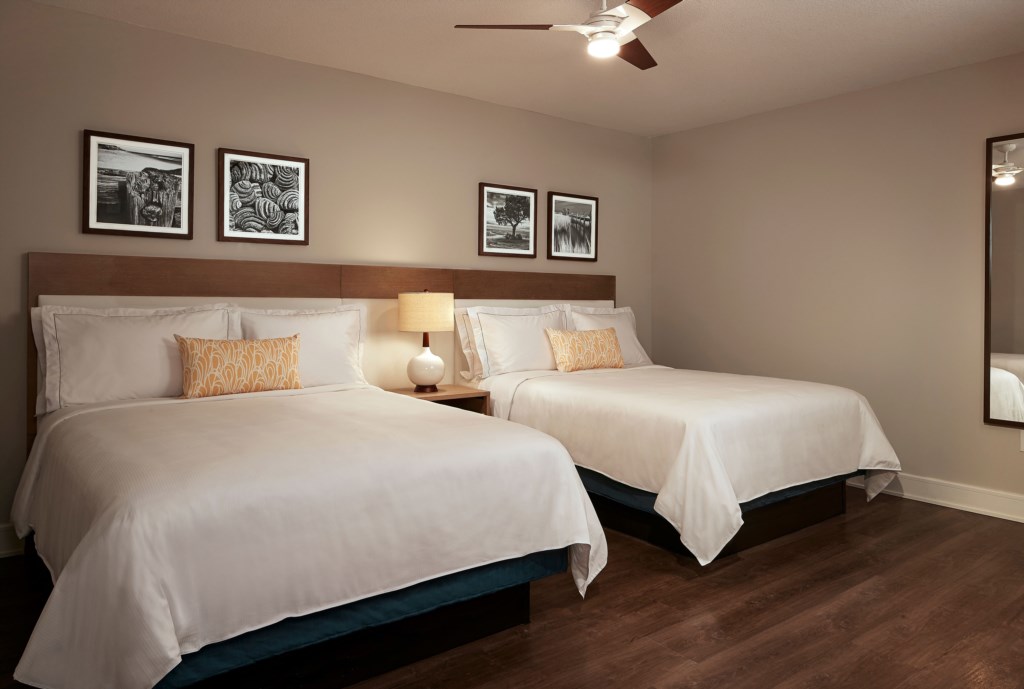 myroe-hi-res-suite-2-3-bedroom-2-queen-guest.jpg