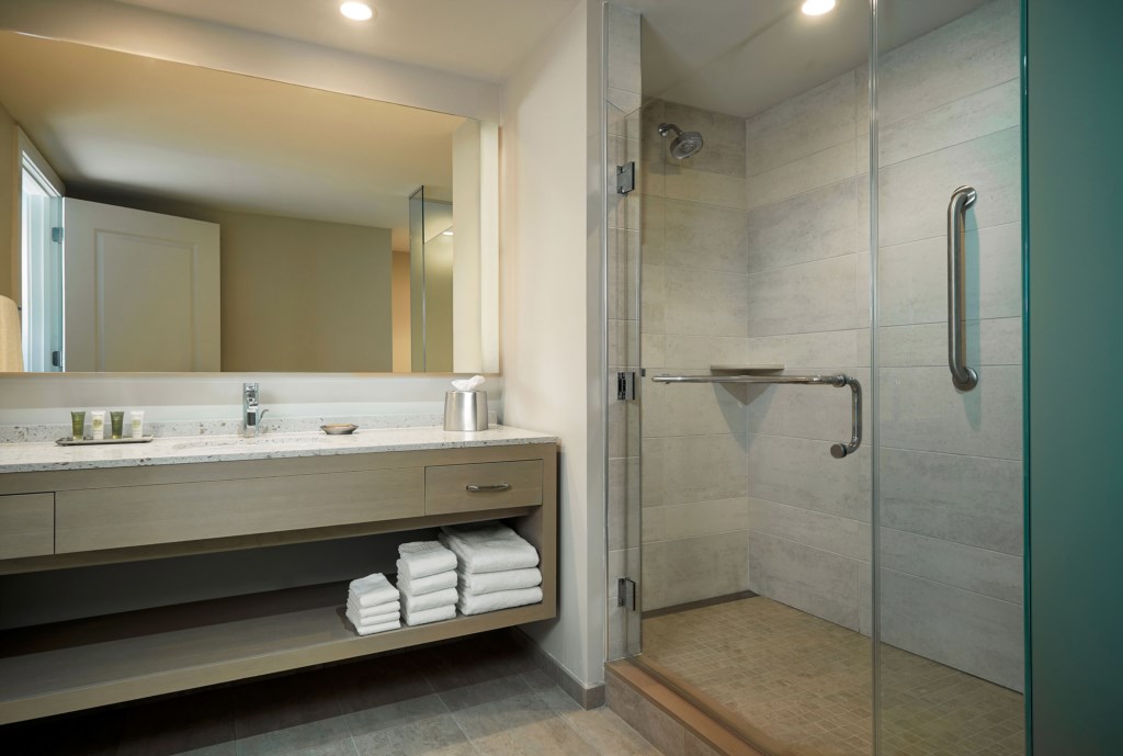 myroe-hi-res-suite-2-bedroom-bathroom.jpg