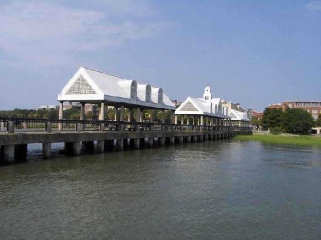 The Lodge Alley Inn™_2_Charleston's Waterfront.jpg