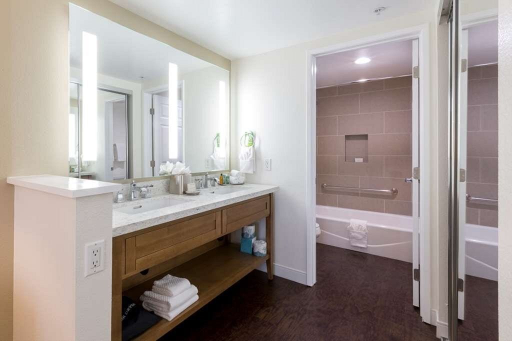 Grand Pacific Palisades_13.jpg