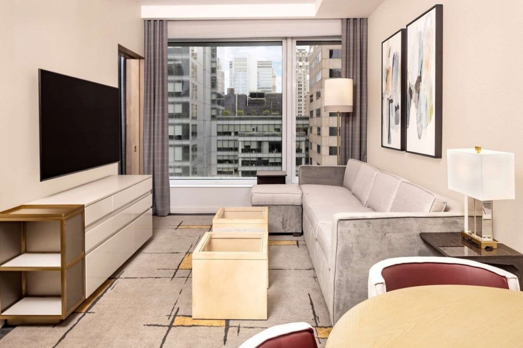 Hilton Club The Central at 5th New York_6.jpg