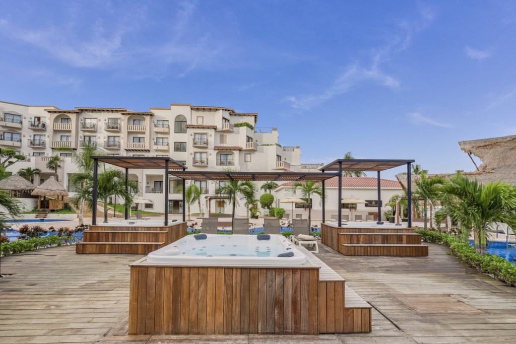 Fiesta Americana Villas Cancun_31_jacuzzi.jpg