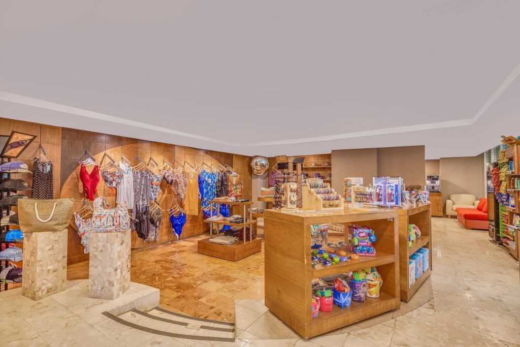 Fiesta Americana Villas Cancun_37_deli.jpg