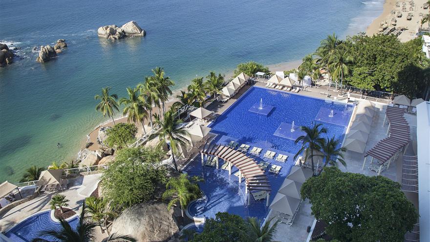 fiesta-americana-acapulco-villas-pool2