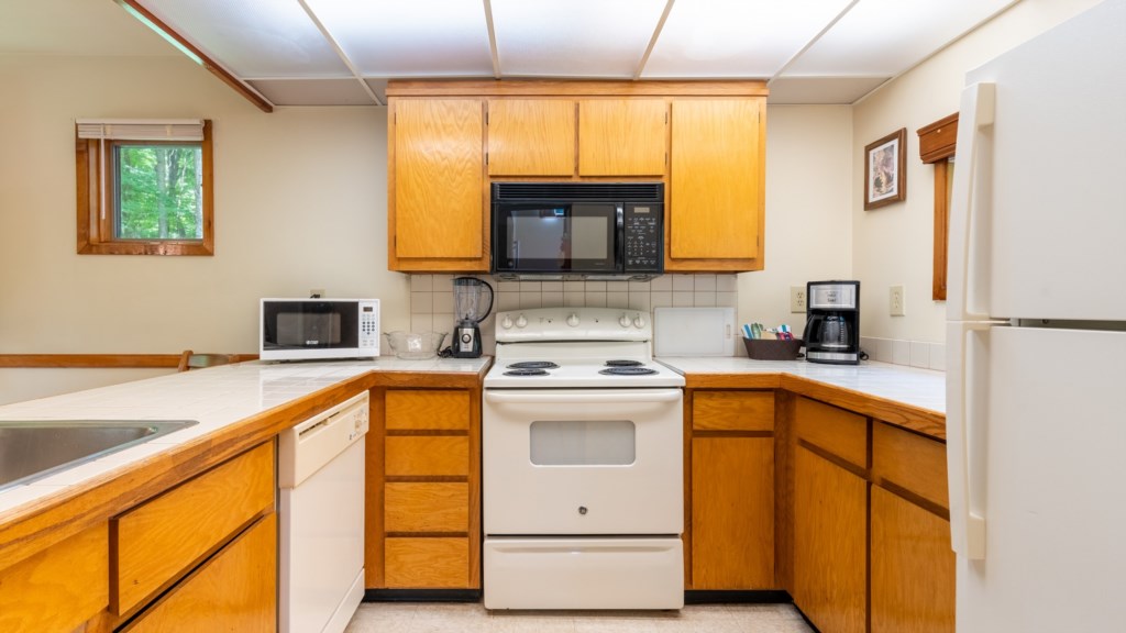 WyndhamResorts_13kitchen-029