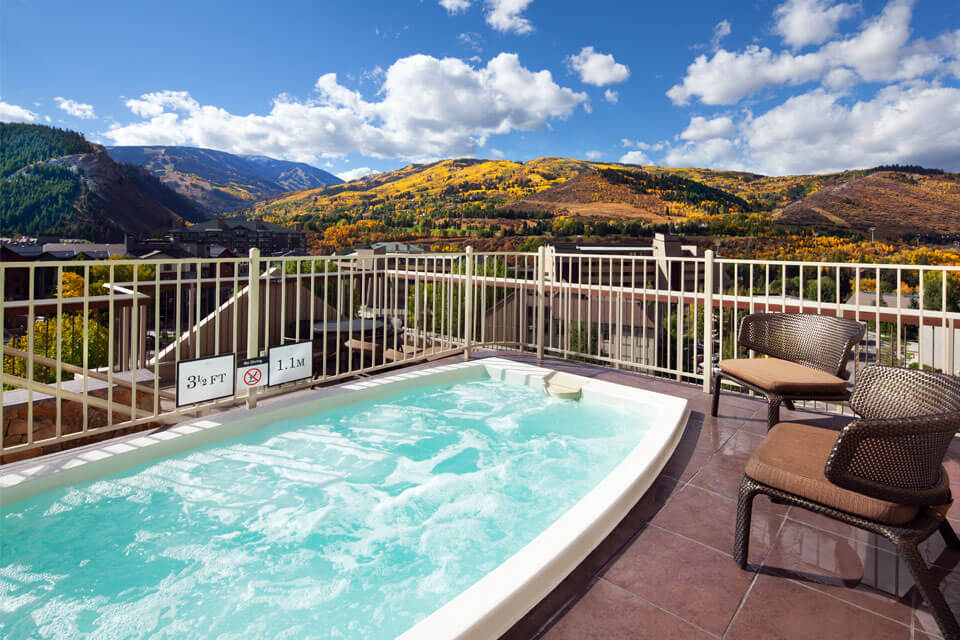 Outdoor-hot-tub-SMV-svo5624po.187225-960x640.jpg