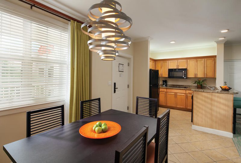 Villa-Diningroom-svo5634kd.187335-960x650-2-800x542 (1).jpg