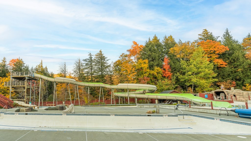 Club Wyndham Smugglers' Notch Vermont_water park_1.jpg