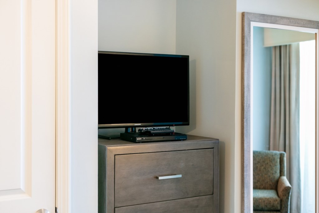 ClubWyndhamTowersontheGroveStudio_bedroom-015