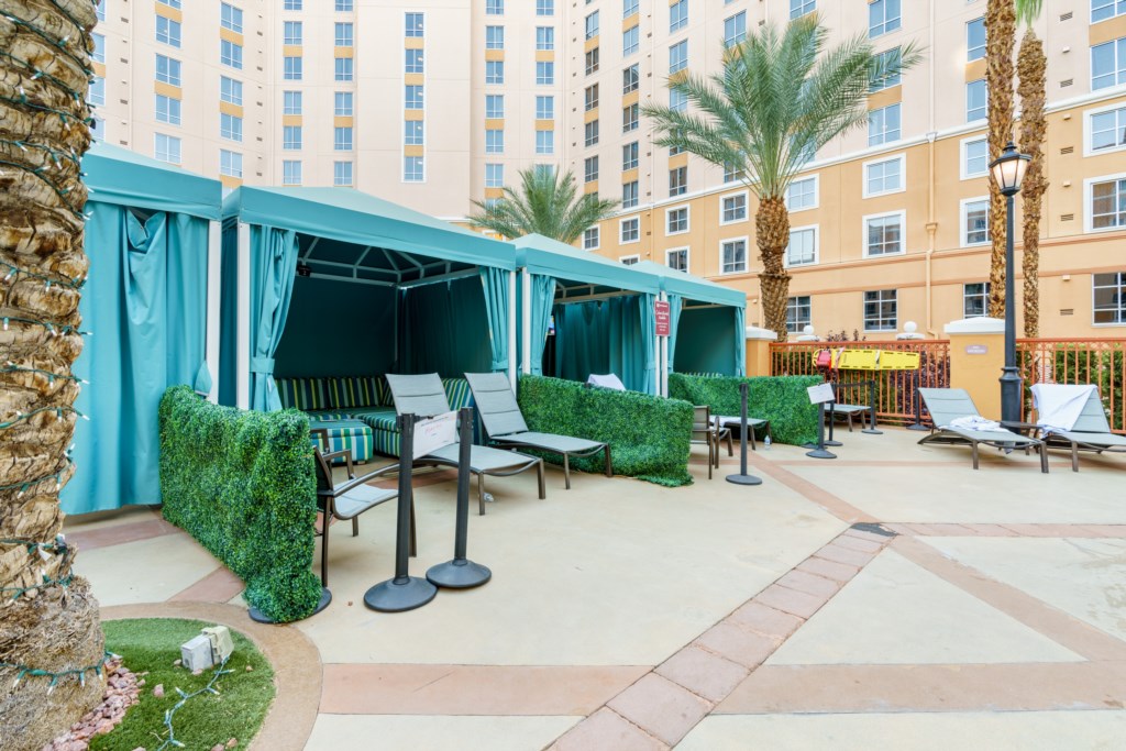 21 grand desert - pool (3).jpg
