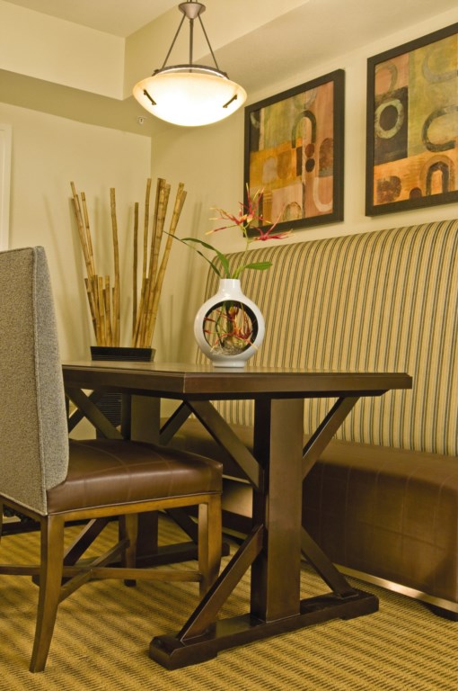 GSML_Dining_Table_Detail_S.jpg