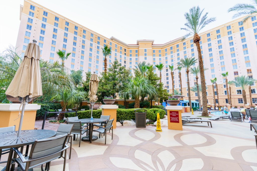 18 grand desert - pool (1).jpg