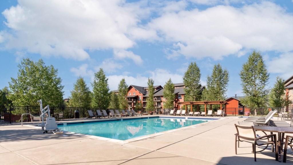 Wyndham_Pools-013