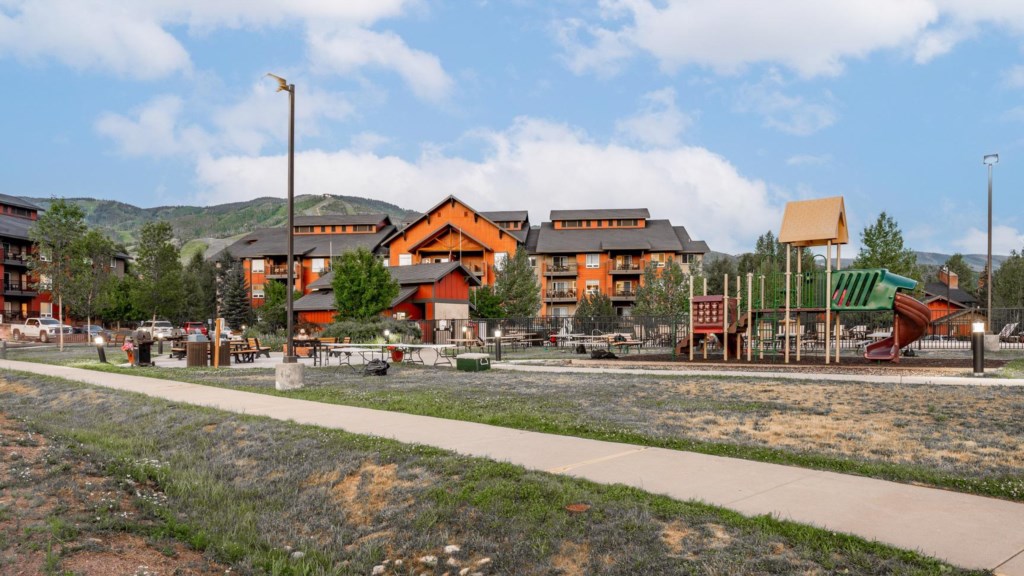 zWyndham_Exteriorofbuildings-010