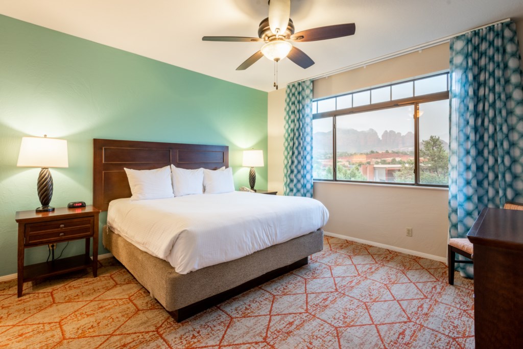 18 Club Wyndham Sedona 2 bedroom - master bedroom.jpg