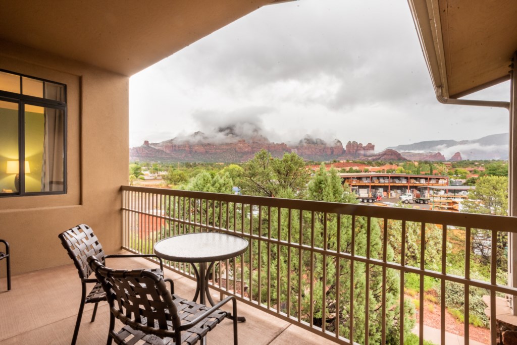 10 Club Wyndham Sedona 2 bedroom - balcony (3).jpg