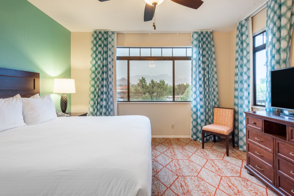 19 Club Wyndham Sedona 2 bedroom - master bedroom (5).jpg