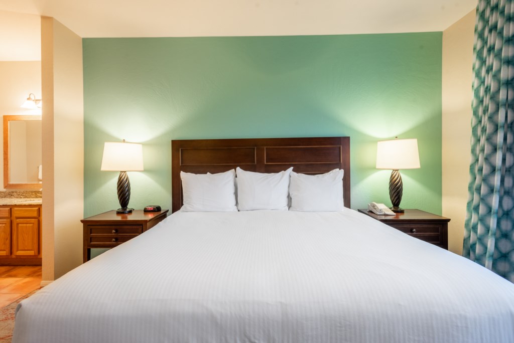 20 Club Wyndham Sedona 2 bedroom - master bedroom (6).jpg