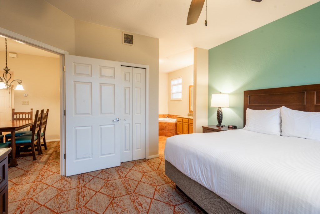 21 Club Wyndham Sedona 2 bedroom - master bedroom (3).jpg