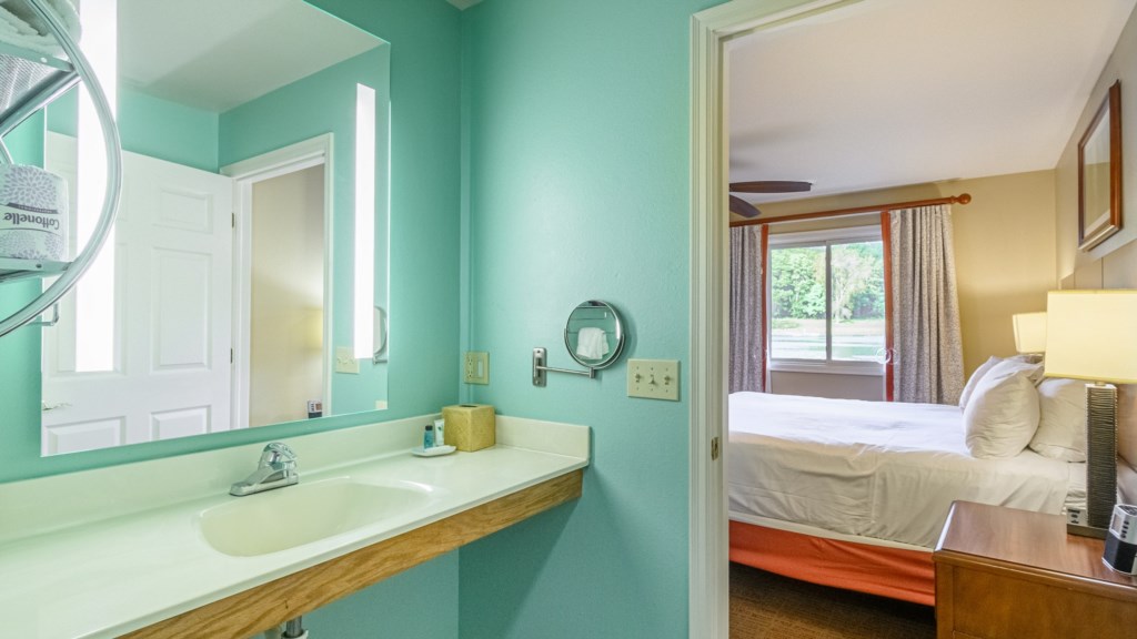 10_ClubWyndhamTamarack-2Bedroom-024