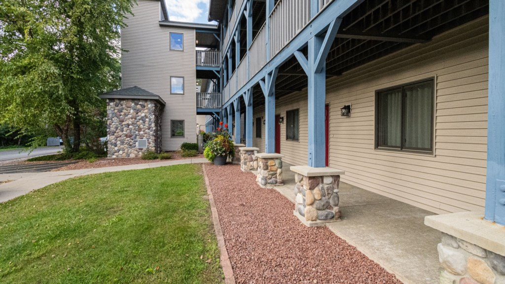 13_ClubWyndhamTamarack-2Bedroom-033