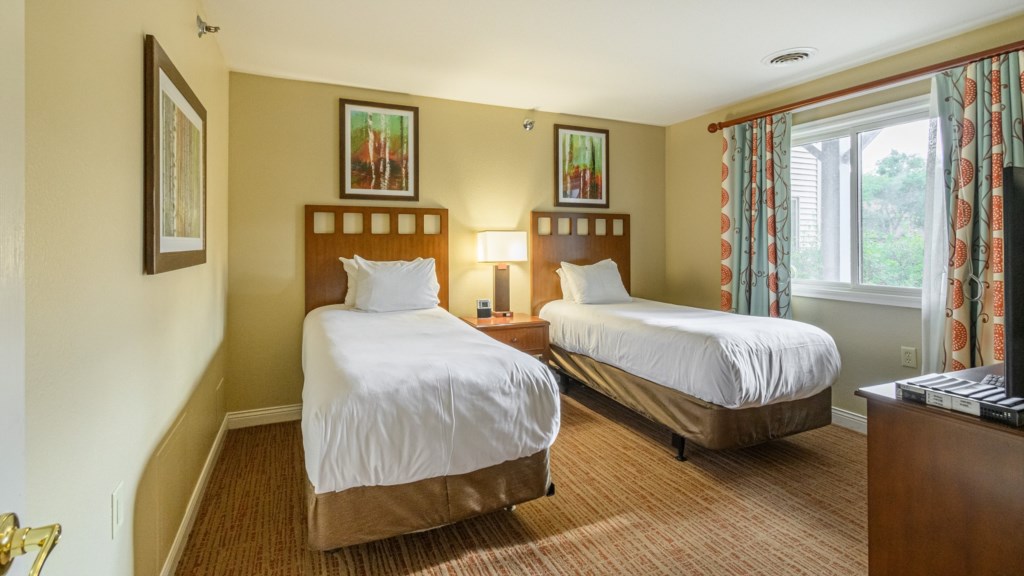 11_ClubWyndhamTamarack-2Bedroom-004