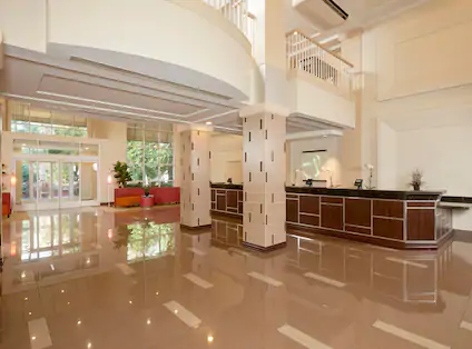 lasfl-hi-res-lobby1