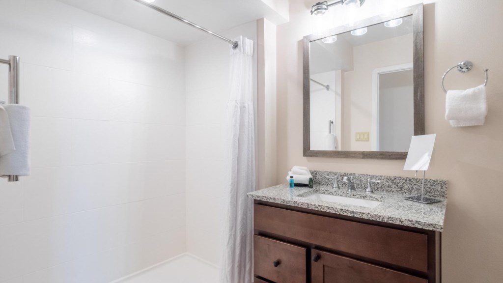 43ClubWynham_2bedroom-044