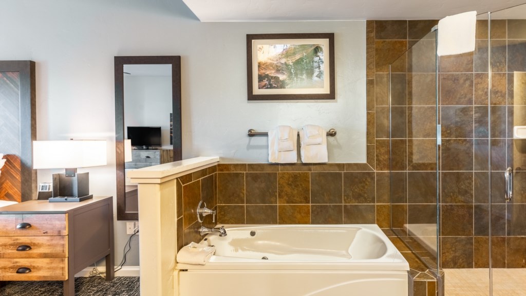 6Wyndham_1bathroom-004