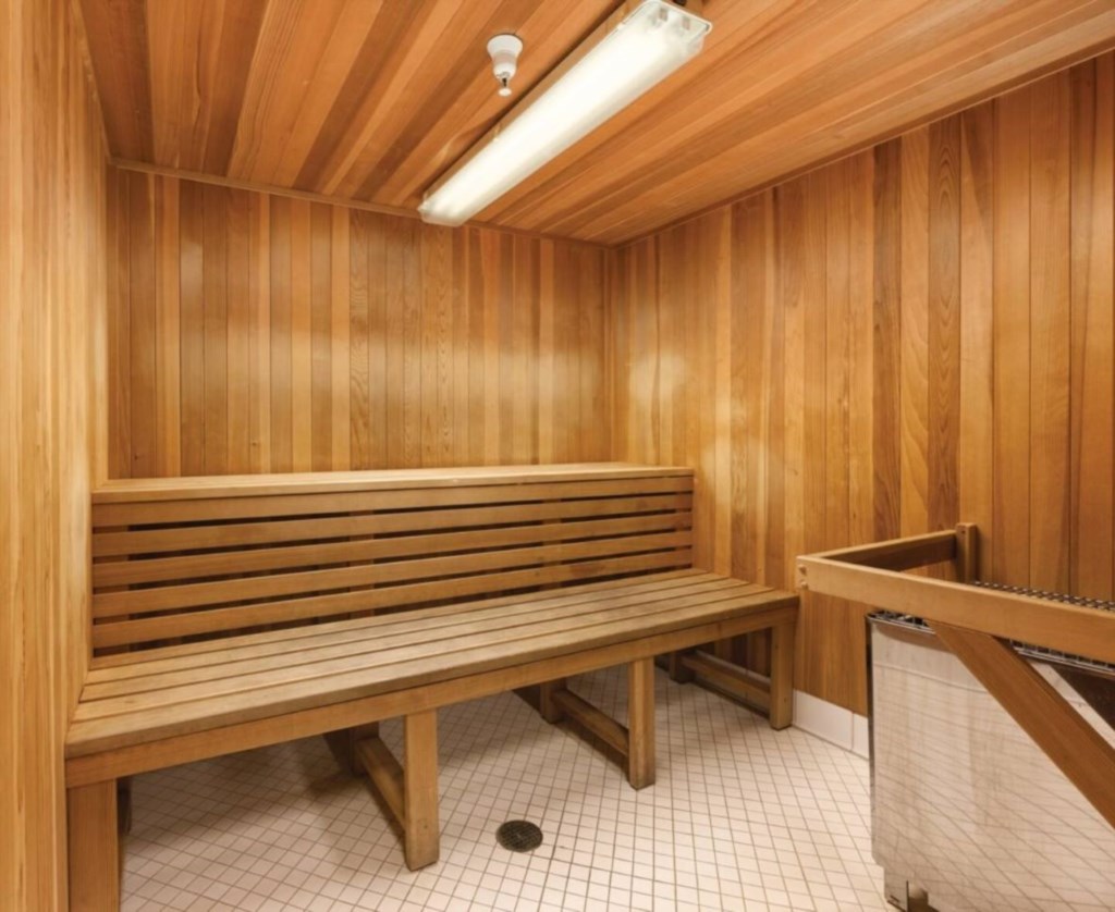 ClubWyndhamHarbourLights_23_saunaandsteamroom