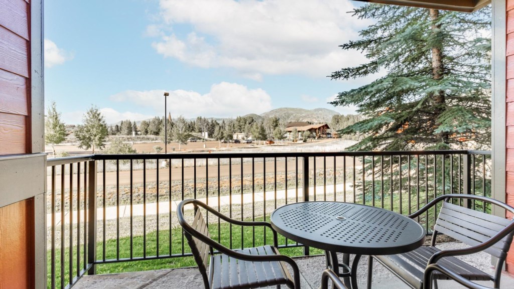 Wyndham_Balconyview-002