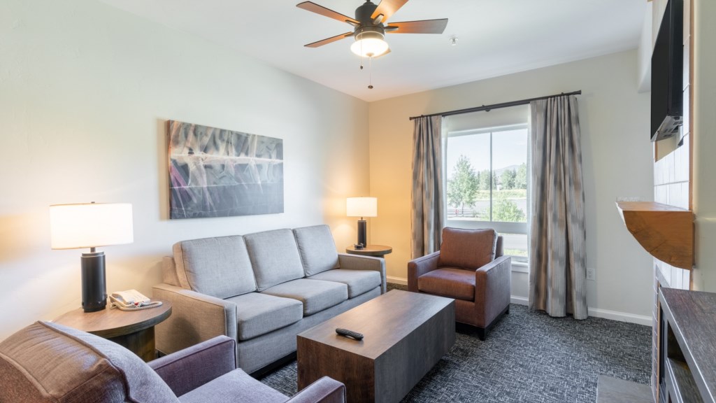 3Wyndham_Livingarea-001