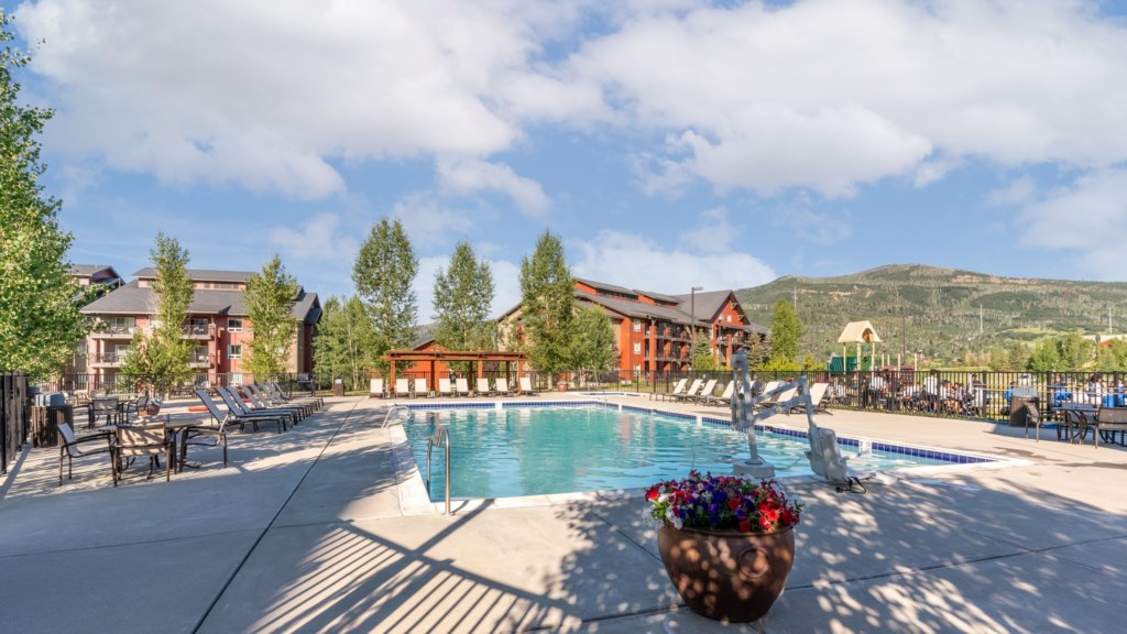 Wyndham_Pools-008