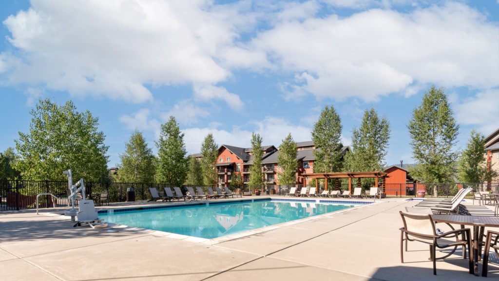Wyndham_Pools-013