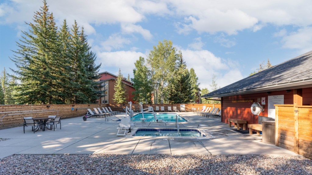 Wyndham_Pools-014