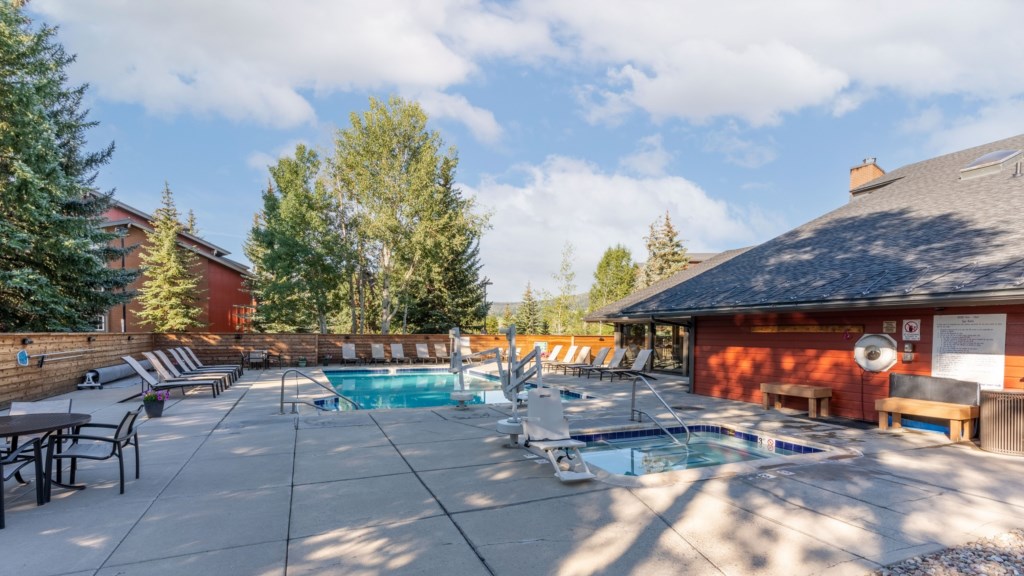 Wyndham_Pools-015