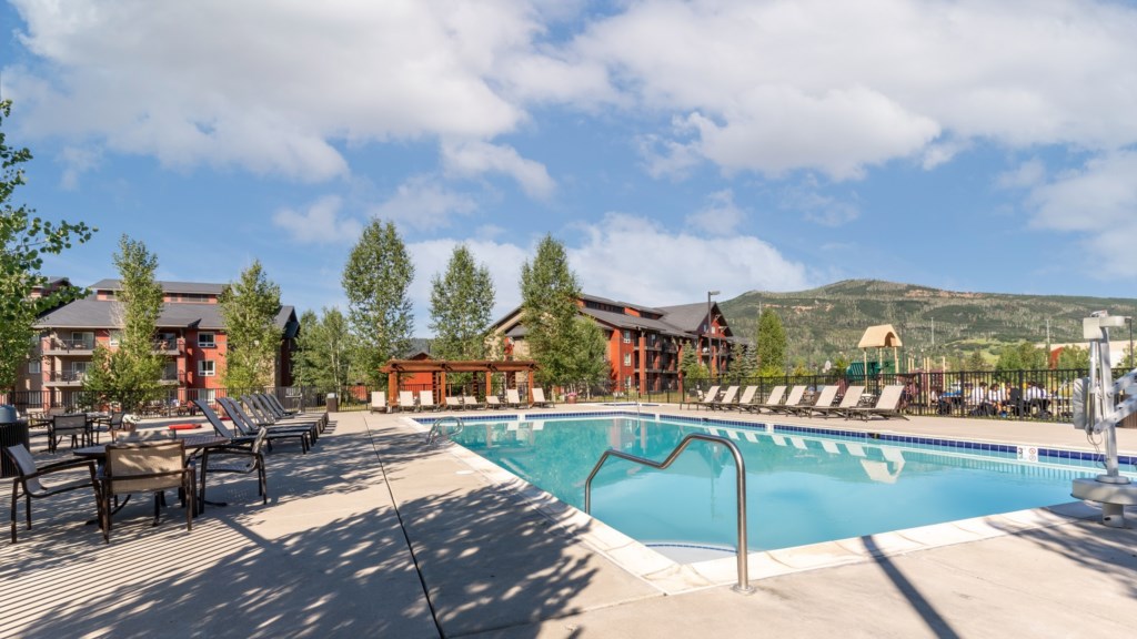 Wyndham_Pools-019
