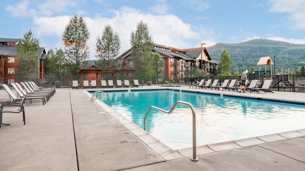 Wyndham_pools-001