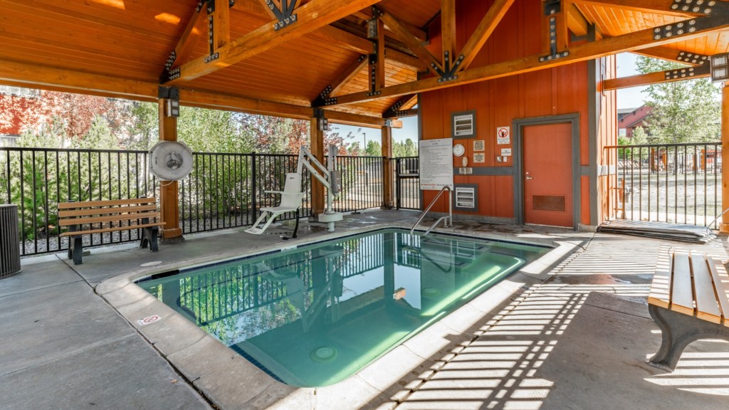Wyndham_pools-004