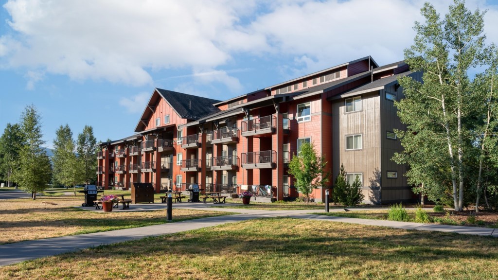 zWyndham_ExteriorofBuildings-016