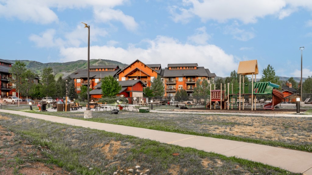 zWyndham_Exteriorofbuildings-010