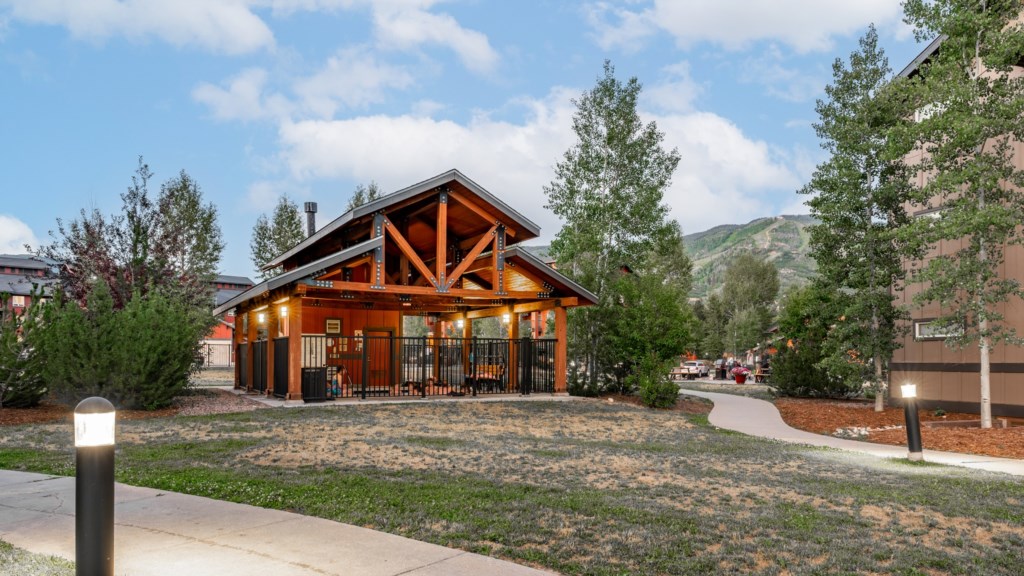zWyndham_Exteriorofbuildings-011