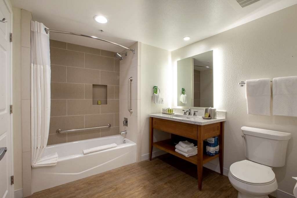Grand Pacific Palisades_12.jpg
