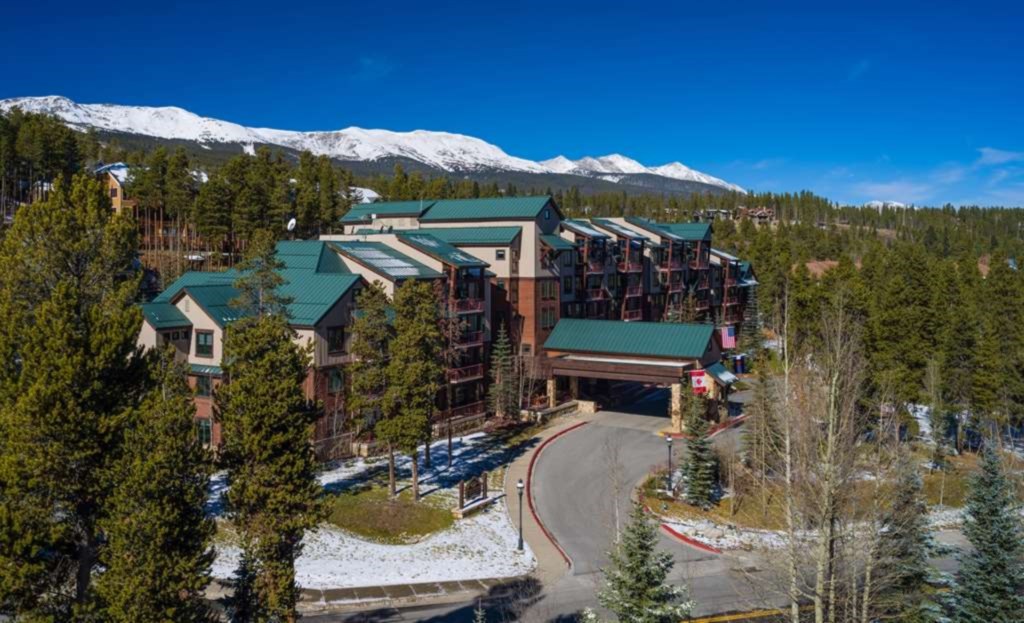 Valdoro Mountain Lodge by Hilton_3.jpg