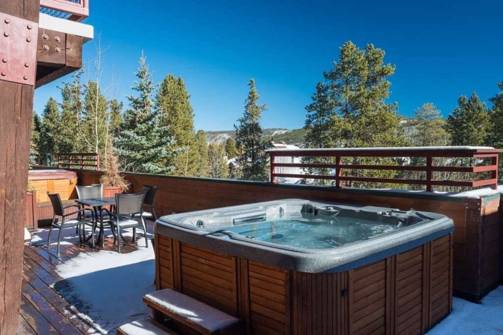 Valdoro Mountain Lodge by Hilton_5.jpg