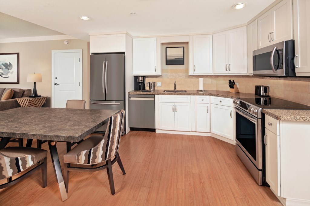 mcomd-hi-res-suite-kitchen-dining.jpg