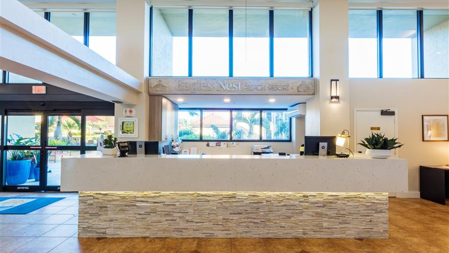 sfl-mi-en23-lobby-001-880x495.jpg